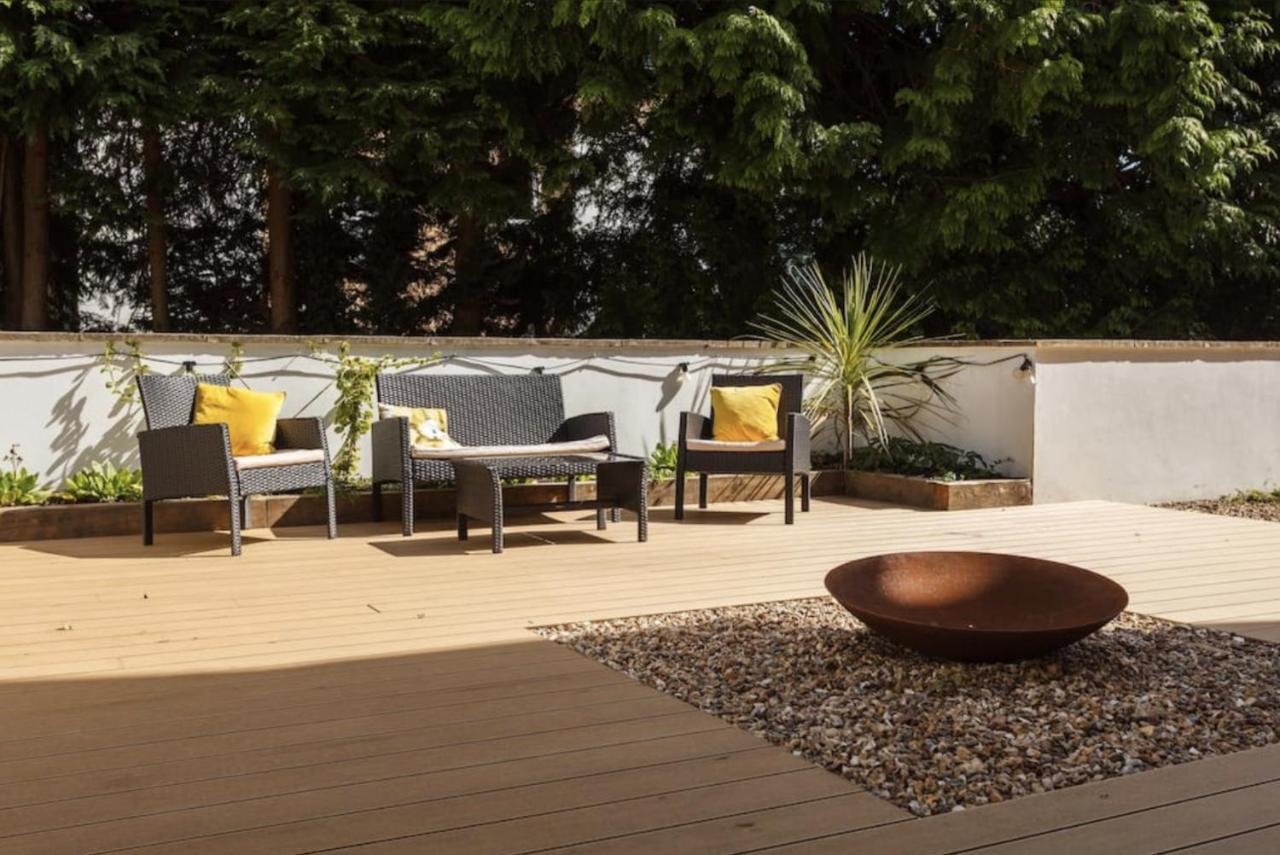 Modern Apt Near Gardens With Large Decking Area - Vivre Retreats Bournemouth Zewnętrze zdjęcie