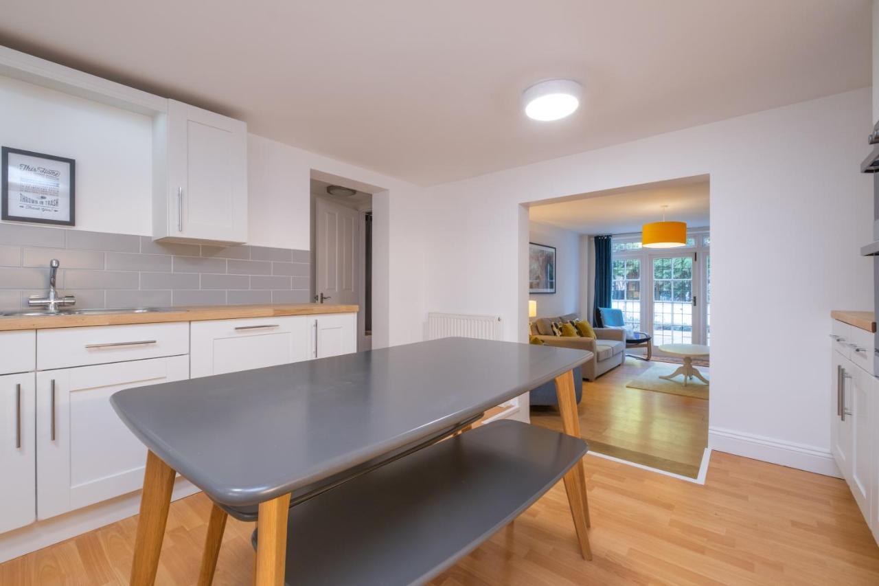 Modern Apt Near Gardens With Large Decking Area - Vivre Retreats Bournemouth Zewnętrze zdjęcie